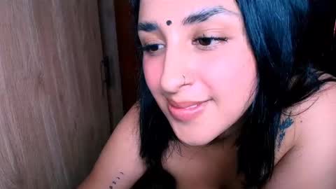 Snapshot of sharain chatting on 02-20-25, 08:25 My real name is bella  Much Gust  online show from 02-20-25, 08:25