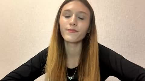 Kira online show from 04-16-26, 07:03