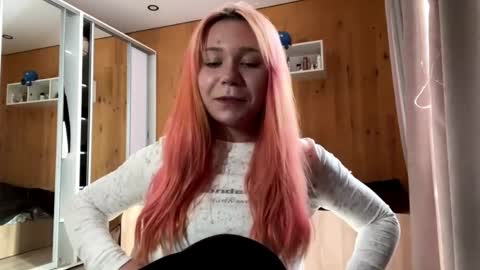 Snapshot of sharellfarina chatting on 04-07-26, 01:00 Sherry online show from 04-07-26, 01:00