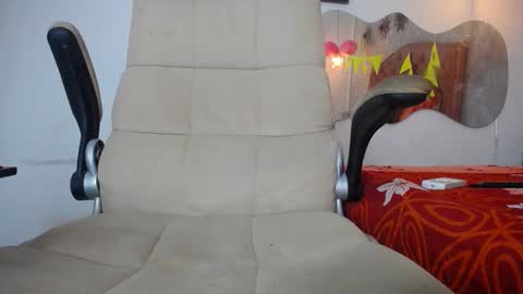 Snapshot of sharick_greco chatting on 10-05-25, 12:14 SHARICK online show from 10-05-25, 12:14