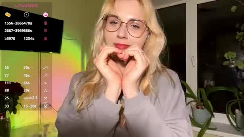 Snapshot of sharitaklemme chatting on 12-03-25, 02:59 Coraline online show from 12-03-25, 02:59