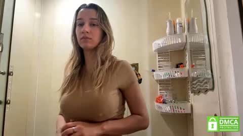 Snapshot of sharitaklemme chatting on 06-10-26, 07:18 Coraline online show from 06-10-26, 07:18