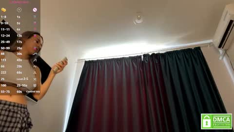 Snapshot of sharitaklemme chatting on 07-19-26, 07:34 Coraline online show from 07-19-26, 07:34