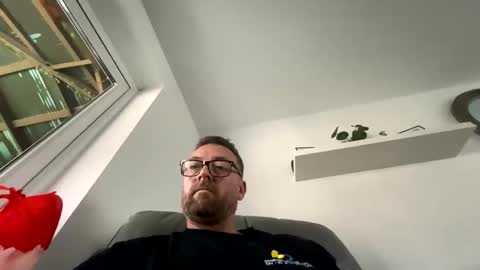 Snapshot of sharksboy16 chatting on 05-17-26, 05:16 Sharksboy online show from 05-17-26, 05:16