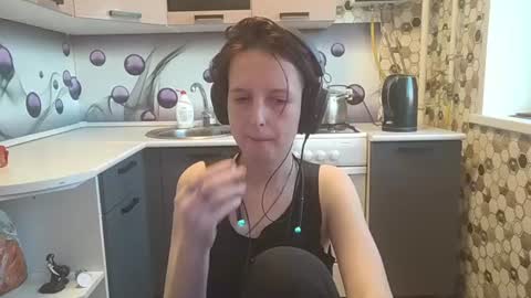 Snapshot of sharleenyodis chatting on 07-14-26, 05:07 Sara online show from 07-14-26, 05:07