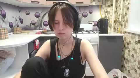 Snapshot of sharleenyodis chatting on 07-24-26, 05:00 Sara online show from 07-24-26, 05:00