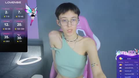 Snapshot of sharli_rose chatting on 12-17-24, 08:10 Sharli online show from 12-17-24, 08:10