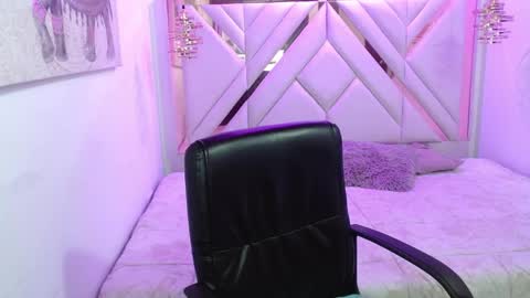 Snapshot of sharllote_ chatting on 05-02-26, 07:52 Sharllote online show from 05-02-26, 07:52