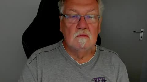 sharlots_pet online show from 04-28-26, 09:47