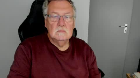 sharlots_pet online show from 05-16-26, 10:36