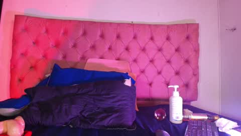 Sharlott online show from 12-31-24, 03:20