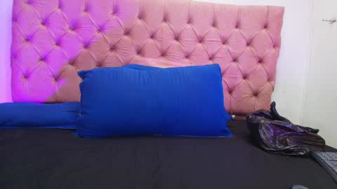 Sharlott online show from 01-11-25, 01:22