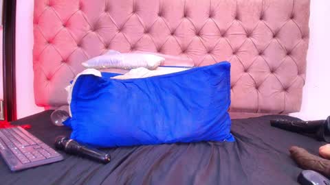 Sharlott online show from 01-31-25, 03:00