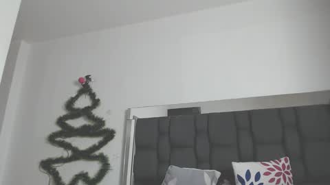 Snapshot of sharlotte__boobs chatting on 01-11-25, 01:48 Sharlotte online show from 01-11-25, 01:48