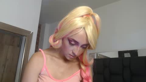 Snapshot of sharlotte__boobs chatting on 03-10-25, 11:27 Sharlotte online show from 03-10-25, 11:27