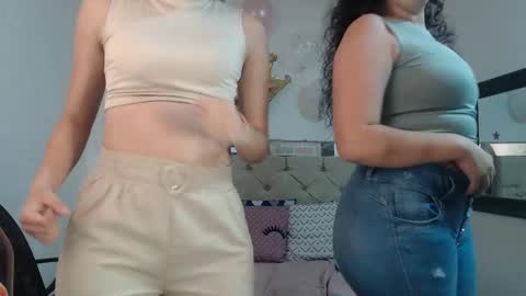 Snapshot of sharlotte__jones chatting on 01-18-25, 02:55 Sara online show from 01-18-25, 02:55