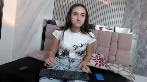 Sara online show from 12-15-25, 11:36