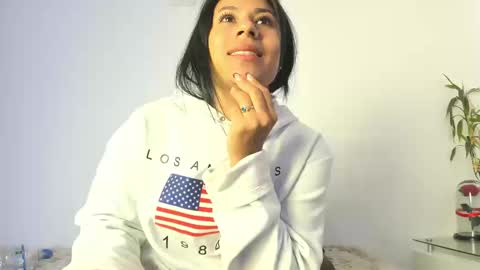 Snapshot of sharol_xx chatting on 03-19-26, 10:03 Sharol smile online show from 03-19-26, 10:03
