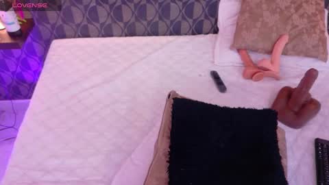 Snapshot of sharomross chatting on 01-30-25, 11:02 Sharom online show from 01-30-25, 11:02