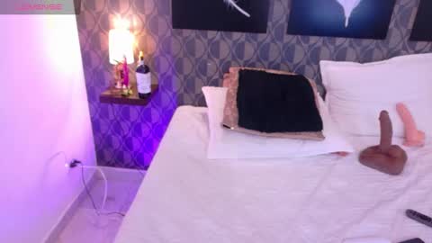 Snapshot of sharomross chatting on 02-20-25, 06:13 Sharom online show from 02-20-25, 06:13