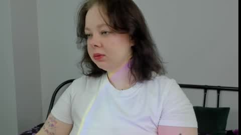Snapshot of sharon_coxxx chatting on 05-25-26, 01:00 Sharon online show from 05-25-26, 01:00