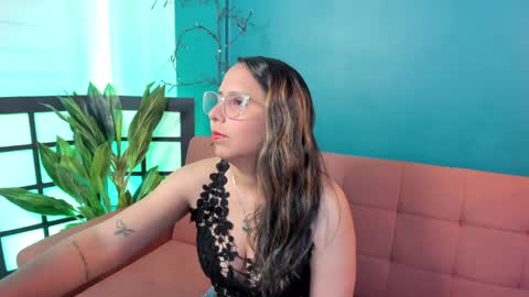 Snapshot of sharon_rhodes_ chatting on 05-30-26, 02:58 Sharon online show from 05-30-26, 02:58