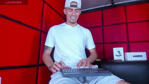 Snapshot of sharon_tyga20 chatting on 11-28-25, 04:26 Sharon Tyga online show from 11-28-25, 04:26