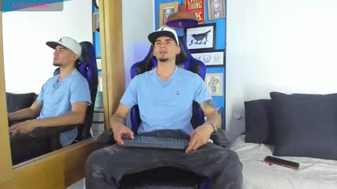 Snapshot of sharon_tyga20 chatting on 12-14-25, 04:29 Sharon Tyga online show from 12-14-25, 04:29