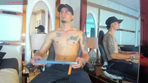 Snapshot of sharon_tyga20 chatting on 12-21-25, 06:15 Sharon Tyga online show from 12-21-25, 06:15