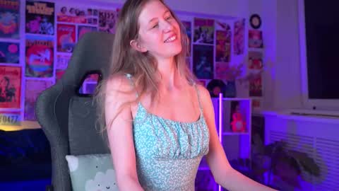 Snapshot of sharonevansi chatting on 02-05-25, 03:31 Sharon online show from 02-05-25, 03:31