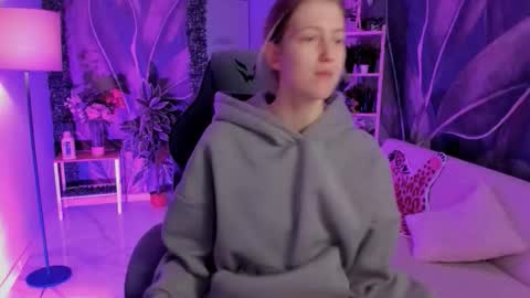 Snapshot of sharonevansi chatting on 01-08-26, 11:23 Sharon online show from 01-08-26, 11:23