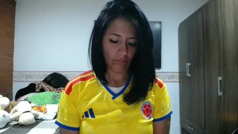 Snapshot of sharoon__cherry_ chatting on 06-17-26, 10:39 sharon online show from 06-17-26, 10:39
