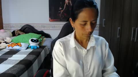 Snapshot of sharoon__cherry_ chatting on 07-23-26, 02:37 sharon online show from 07-23-26, 02:37