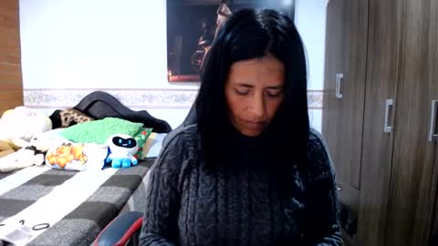 Snapshot of sharoon__cherry_ chatting on 08-06-26, 01:13 sharon online show from 08-06-26, 01:13