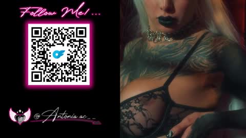 Snapshot of sharpay_evans chatting on 05-25-26, 05:19 Antonia online show from 05-25-26, 05:19