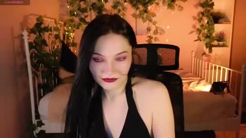 Snapshot of sharpsilence chatting on 07-27-26, 05:58 Mistress Silence online show from 07-27-26, 05:58
