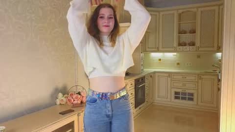 Snapshot of shaunaheiple chatting on 11-23-25, 04:23 Alexandra online show from 11-23-25, 04:23