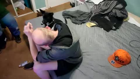 Snapshot of shawn710420 chatting on 12-10-24, 05:39 shawn710420 online show from 12-10-24, 05:39