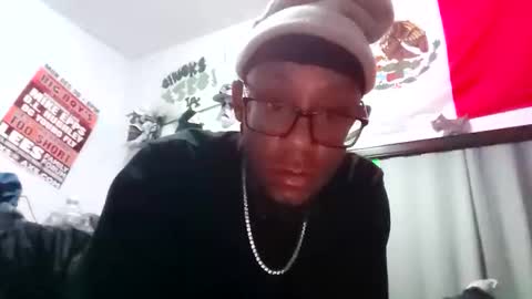 Snapshot of shawnvegas67 chatting on 11-14-25, 08:51 shawnvegas67 online show from 11-14-25, 08:51