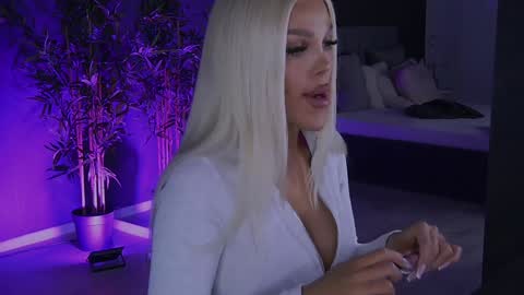 shayblonde online show from 01-14-25, 12:54