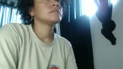 Snapshot of shayna_cute chatting on 12-19-24, 05:40 Shayna online show from 12-19-24, 05:40