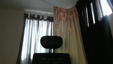 Snapshot of shayna_cute chatting on 12-20-24, 05:08 Shayna online show from 12-20-24, 05:08