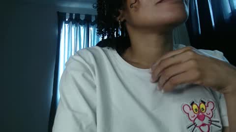Snapshot of shayna_cute chatting on 12-23-24, 05:22 Shayna online show from 12-23-24, 05:22