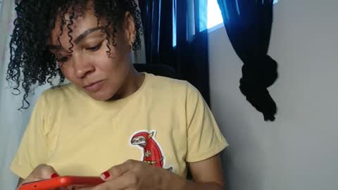 Snapshot of shayna_cute chatting on 12-25-24, 02:56 Shayna online show from 12-25-24, 02:56