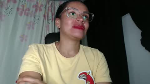 Snapshot of shayna_cute chatting on 12-28-24, 04:30 Shayna online show from 12-28-24, 04:30