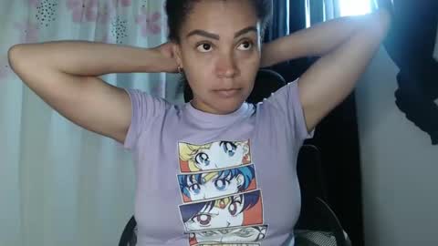 Snapshot of shayna_cute chatting on 12-29-24, 05:33 Shayna online show from 12-29-24, 05:33