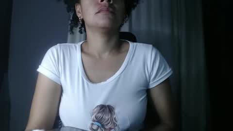 Snapshot of shayna_cute chatting on 01-04-25, 11:33 Shayna online show from 01-04-25, 11:33