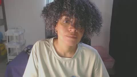 Snapshot of shayna_cute chatting on 01-25-25, 07:18 Shayna online show from 01-25-25, 07:18