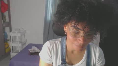 Snapshot of shayna_cute chatting on 01-26-25, 10:02 Shayna online show from 01-26-25, 10:02