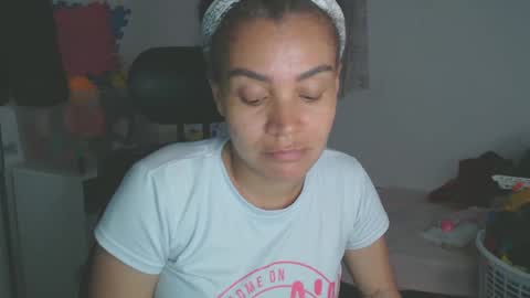 Snapshot of shayna_cute chatting on 09-15-25, 02:44 Shayna online show from 09-15-25, 02:44